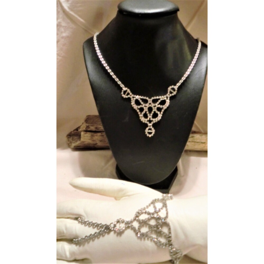 Vintage New Rhodium plated Rhinestones hand flower, & necklace set 925 clasp !